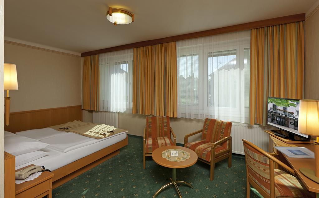 Hotel Hallerhof Bad Hall Buitenkant foto