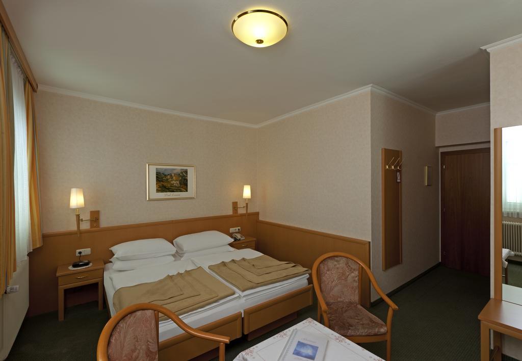 Hotel Hallerhof Bad Hall Buitenkant foto