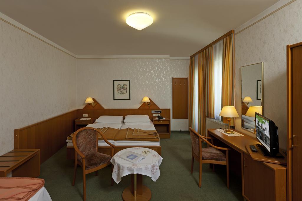 Hotel Hallerhof Bad Hall Buitenkant foto