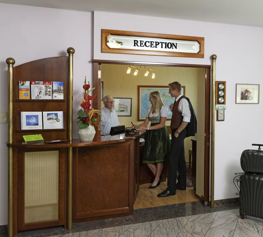 Hotel Hallerhof Bad Hall Buitenkant foto
